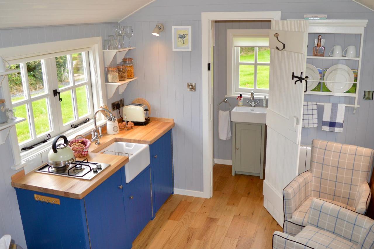 Sheelin Huts Blue, Hot-Tub Available From 1St April Until 1St November Villa คาวาน ภายนอก รูปภาพ