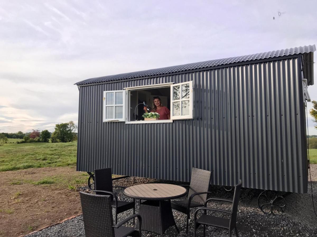 Sheelin Huts Blue, Hot-Tub Available From 1St April Until 1St November Villa คาวาน ภายนอก รูปภาพ