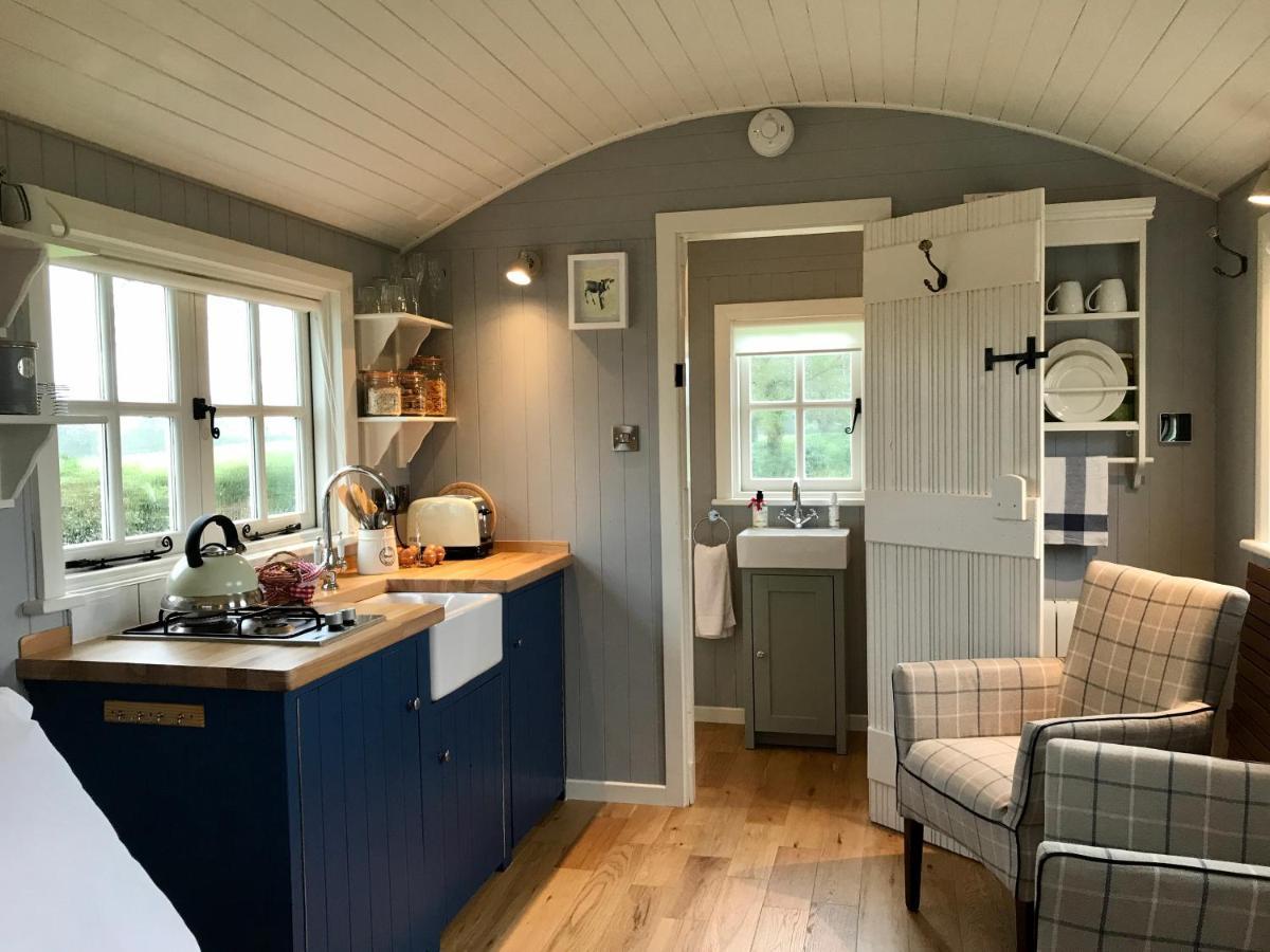 Sheelin Huts Blue, Hot-Tub Available From 1St April Until 1St November Villa คาวาน ภายนอก รูปภาพ